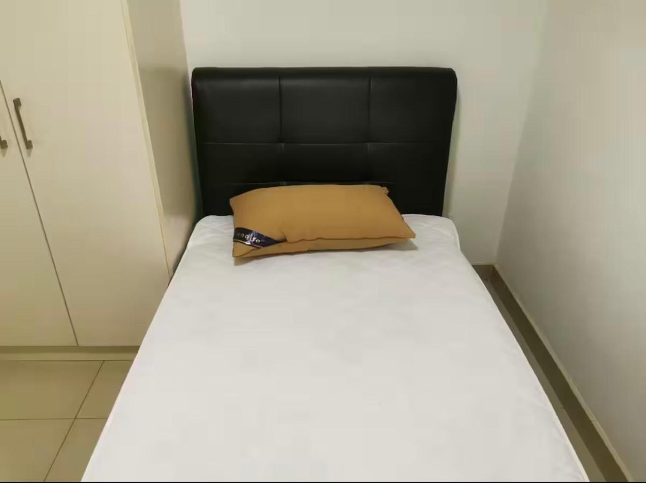 Homestay Connaught Avenue *